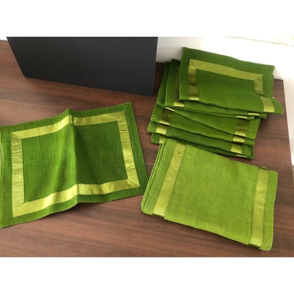 Set of 8 Holiday Table Placemats And Runner Burlap Look Satin Ribbon Christmas - Picture 1 of 9
